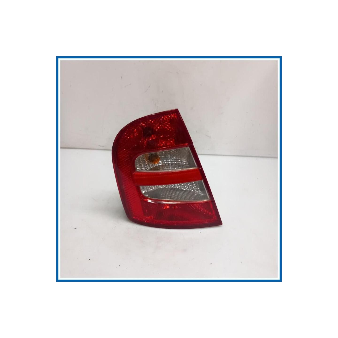Fanale . 
sx. 
post. SKODA Fabia 6Y2