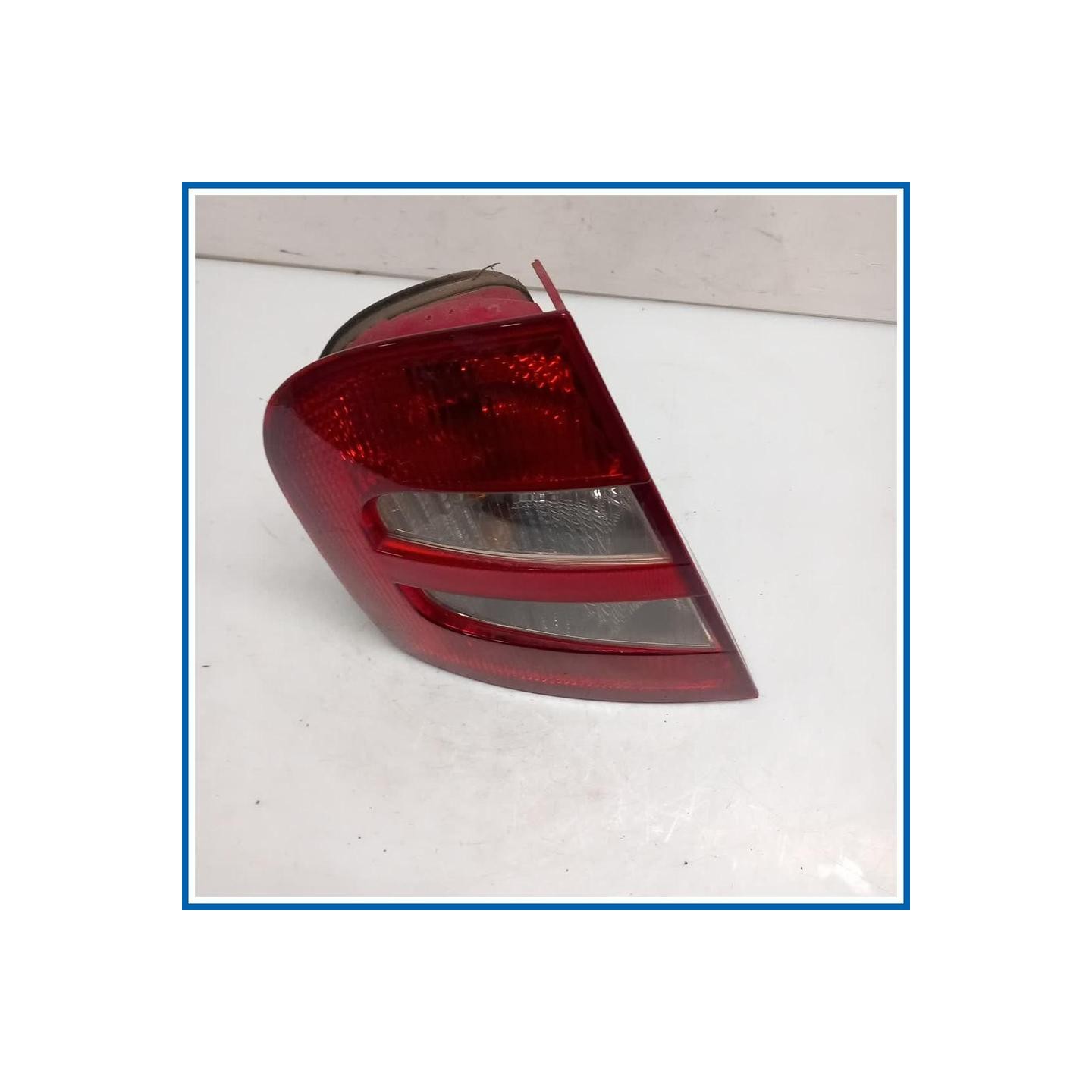 Fanale . 
sx. 
post. SKODA Fabia 6Y2