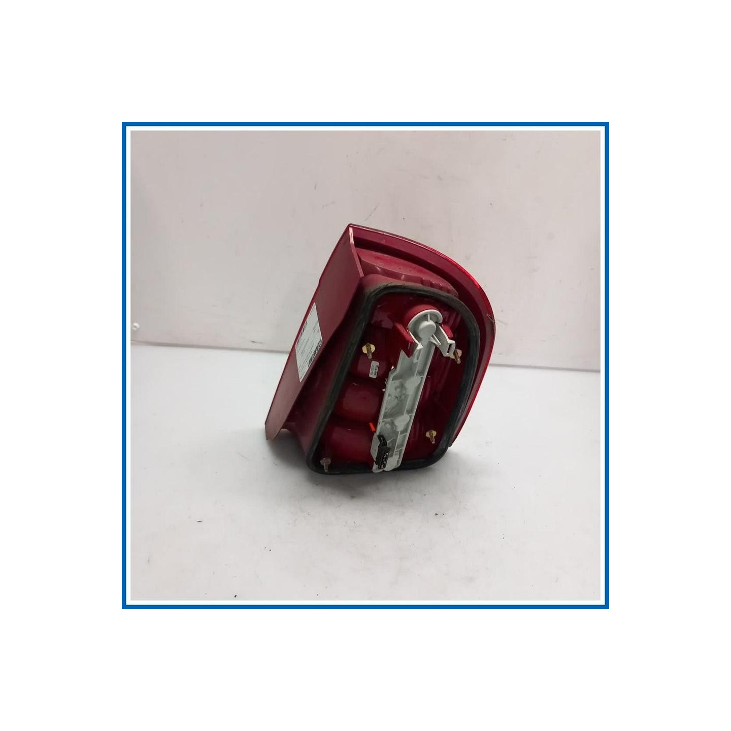 Fanale . 
sx. 
post. SKODA Fabia 6Y2
