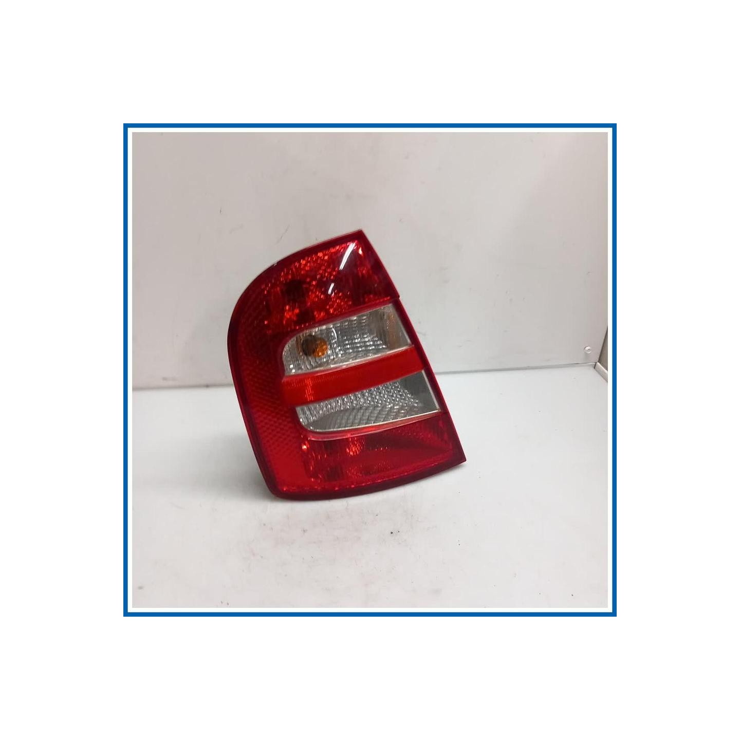 Fanale . 
sx. 
post. SKODA Fabia 6Y2