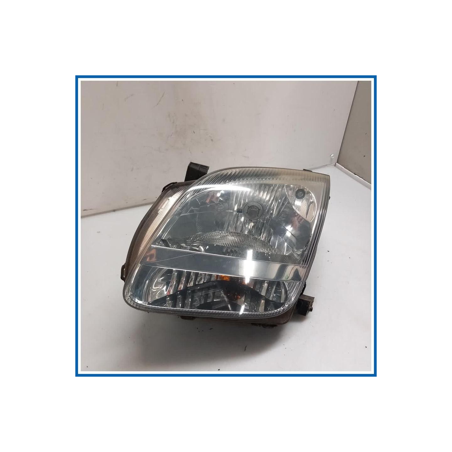 Proiettore FARO ANT SX 
sx. 
ant. SUZUKI Ignis II