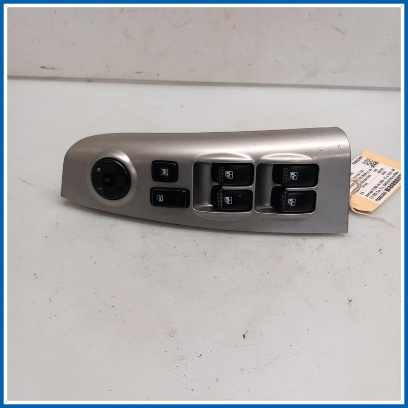 Interruttore alzacristalli SWITCH ASSY-P/WDO MAIN 
sx. 
ant. KIA Sportage II