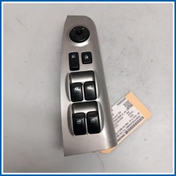Interruttore alzacristalli SWITCH ASSY-P/WDO MAIN 
sx. 
ant. KIA Sportage II