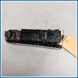 Interruttore alzacristalli SWITCH ASSY-P/WDO MAIN 
sx. 
ant. KIA Sportage II