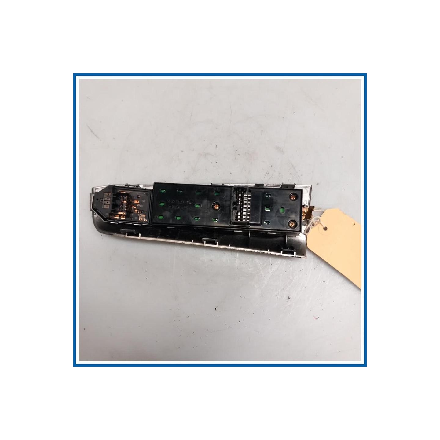 Interruttore alzacristalli SWITCH ASSY-P/WDO MAIN 
sx. 
ant. KIA Sportage II