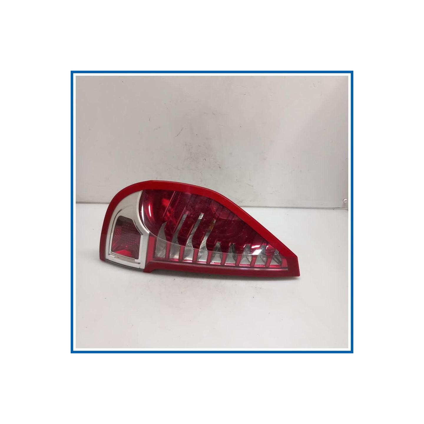 Fanale est. FANALINO POSTE SX 
sx. 
post. RENAULT Scenic X-Mod
