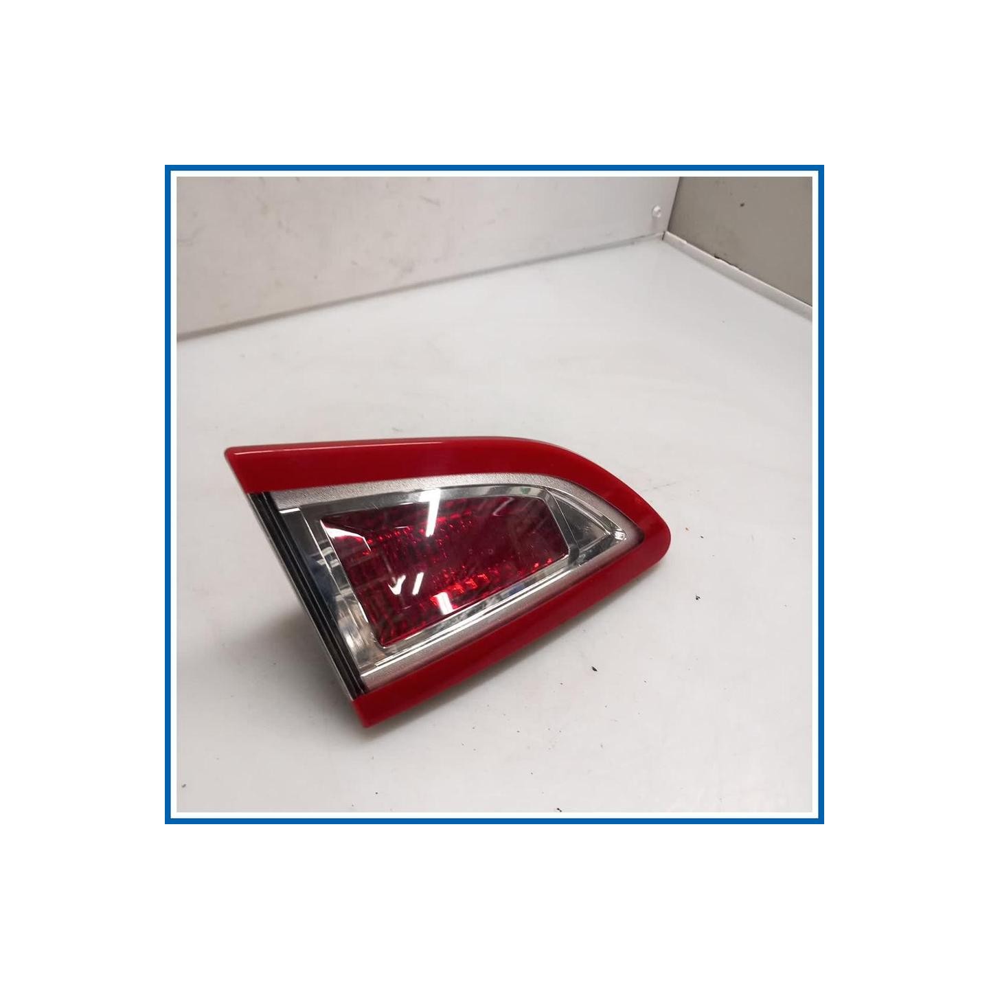 Fanale int. FANALINO POSTE DX 
dx. 
post. RENAULT Scenic X-Mod