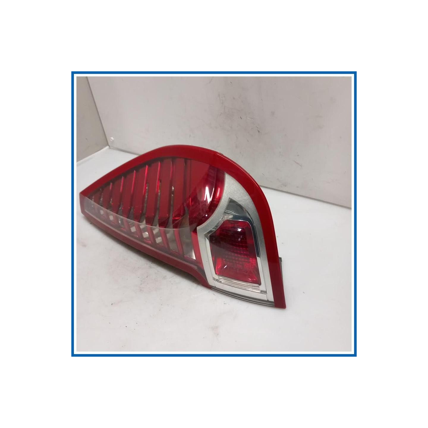 Fanale est. FANALINO POSTE DX 
dx. 
post. RENAULT Scenic X-Mod