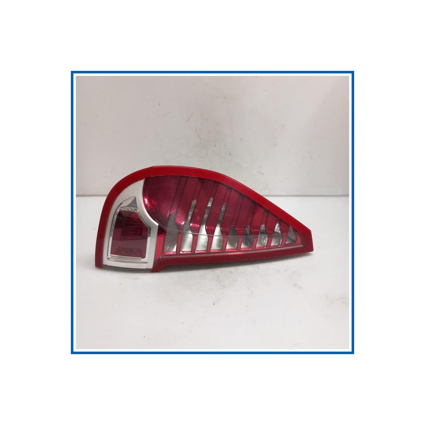 Fanale est. FANALINO POSTE SX 
sx. 
post. RENAULT Scenic X-Mod