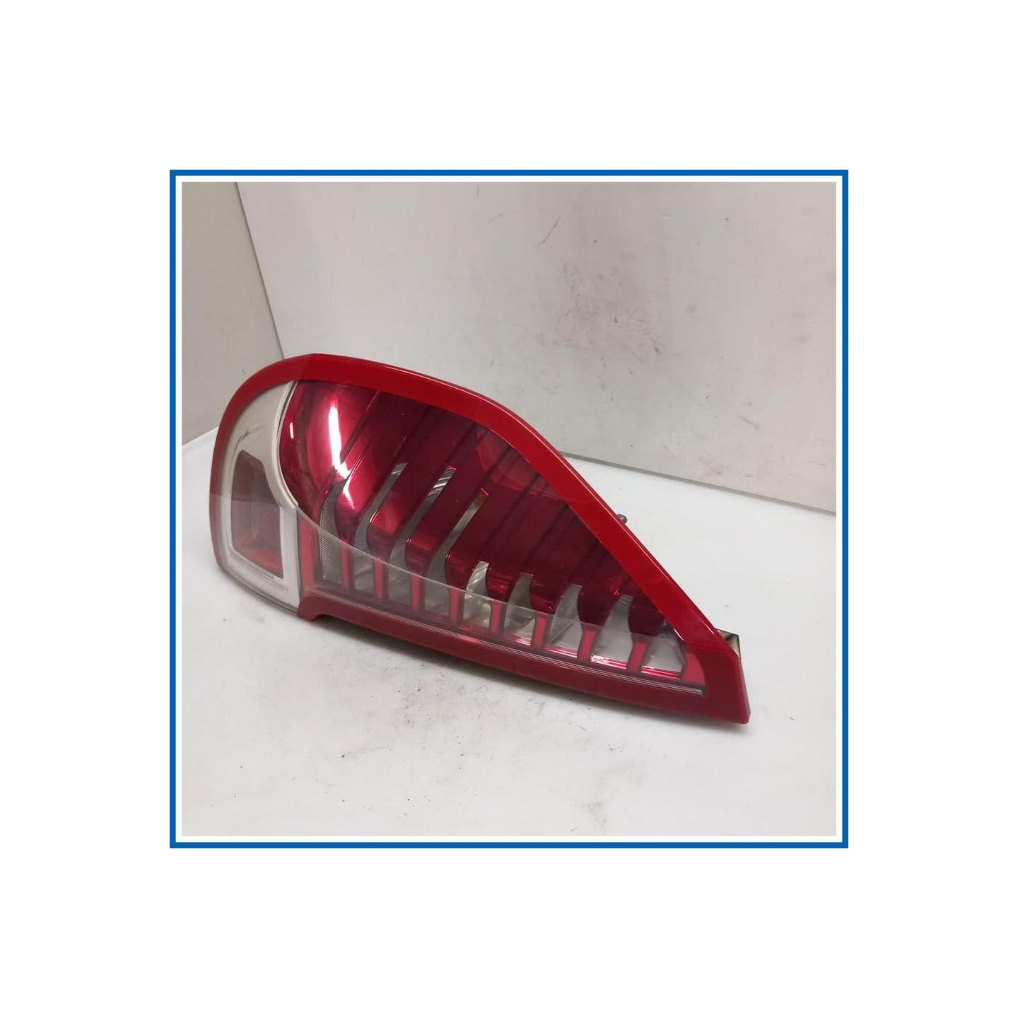 Fanale est. FANALINO POSTE SX 
sx. 
post. RENAULT Scenic X-Mod