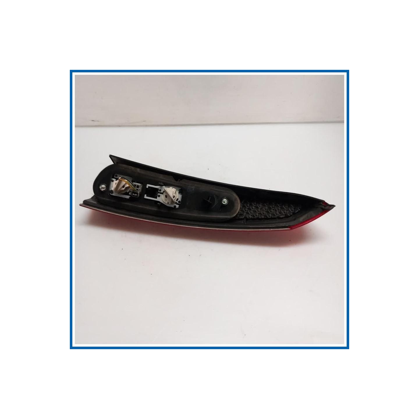 Fanale sup. SCATOLA, SN 
sx. 
post. VOLVO V70 II
