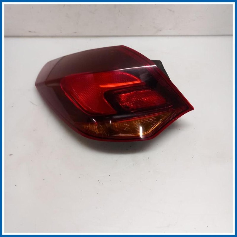 Fanale est. FANALE 
sx. 
post. OPEL Astra J