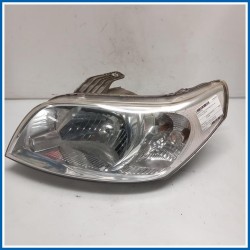 Proiettore O:PROIETTORE COMPLETO 
sx. 
ant. CHEVROLET Aveo II