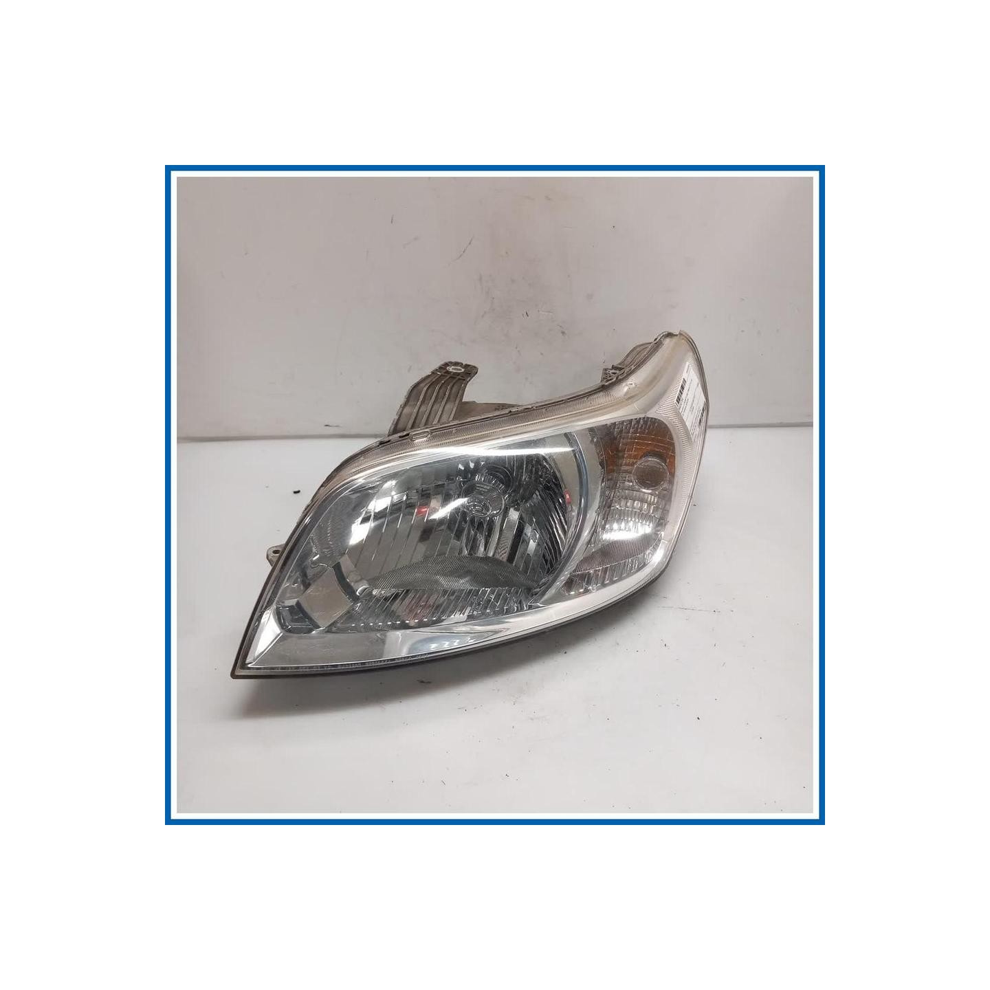 Proiettore O:PROIETTORE COMPLETO 
sx. 
ant. CHEVROLET Aveo II