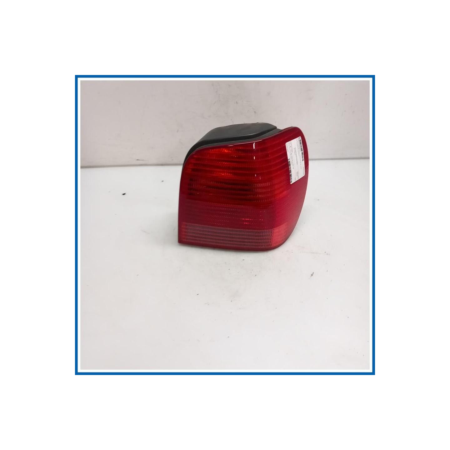 Fanale FANALE POST. POLO 00-02 
dx. 
post. VOLKSWAGEN Polo III