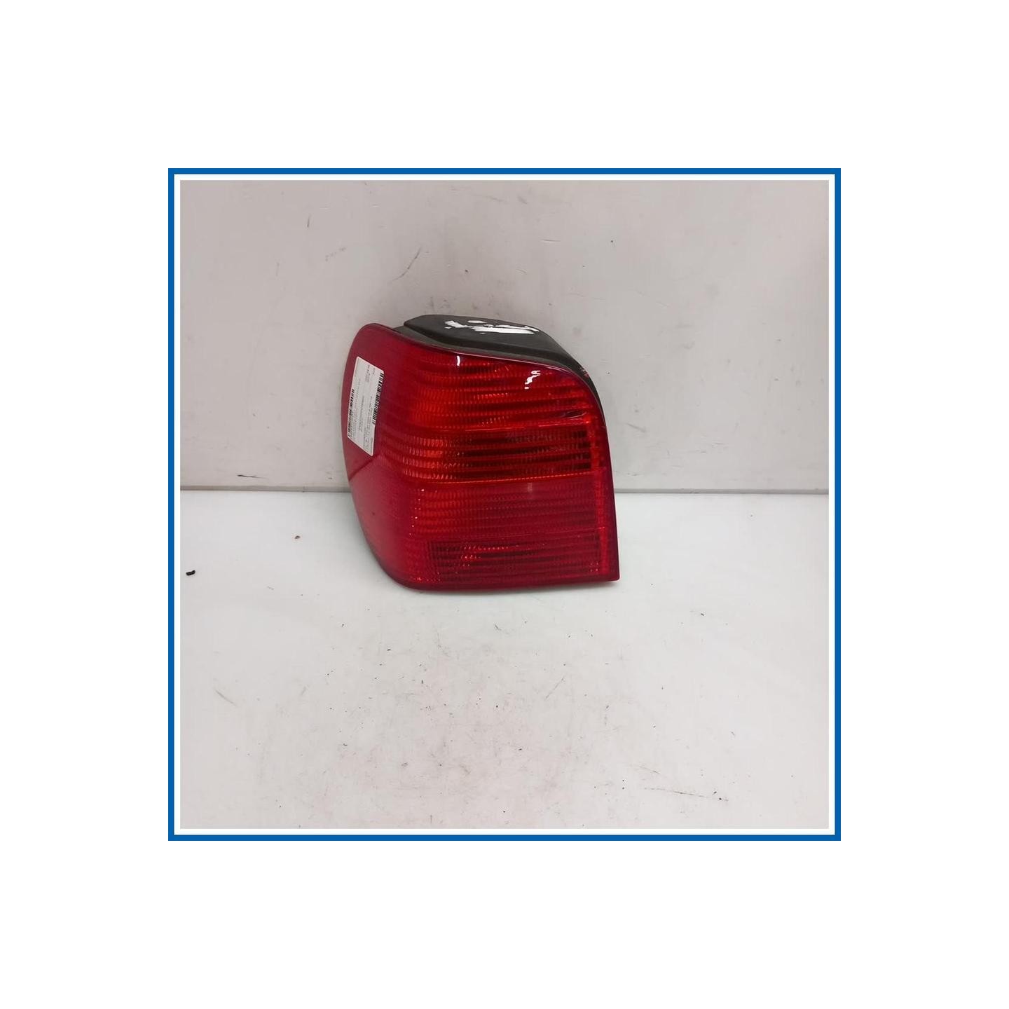 Fanale FANALE POST. POLO 00-02 
sx. 
post. VOLKSWAGEN Polo III