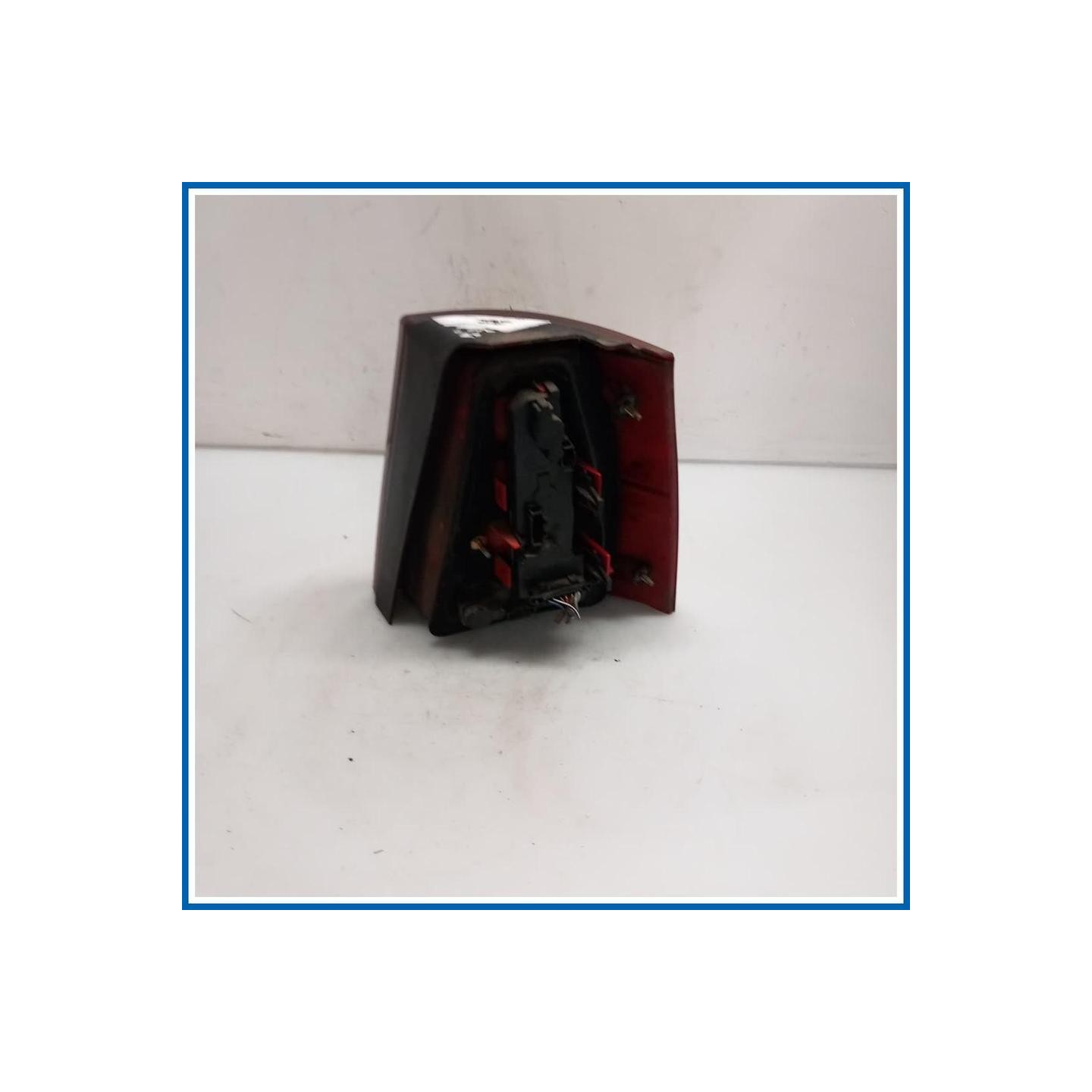 Fanale FANALINO POST SX GOLF IV SW 
sx. 
post. VOLKSWAGEN Golf IV Variant