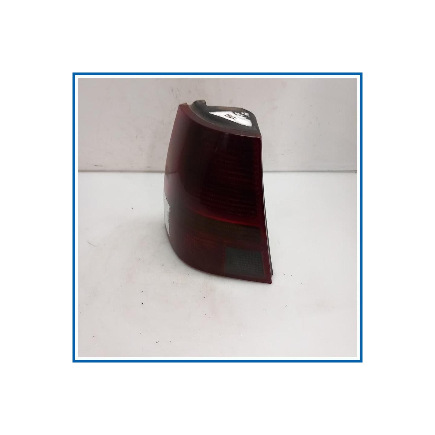 Fanale FANALINO POST SX GOLF IV SW 
sx. 
post. VOLKSWAGEN Golf IV Variant