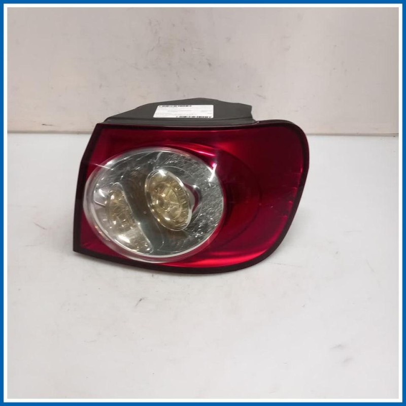 Fanale est. FANALINO POST DX EST GOLF V HELLA 
dx. 
post. VOLKSWAGEN Golf Plus I