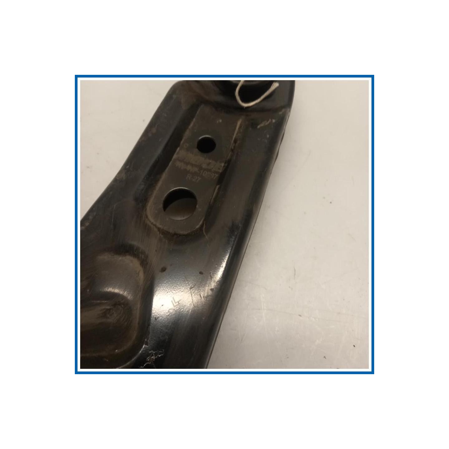 Braccio oscillante BRACCIO COMPLETO-INF, DX 
dx. 
ant. HYUNDAI i10 I