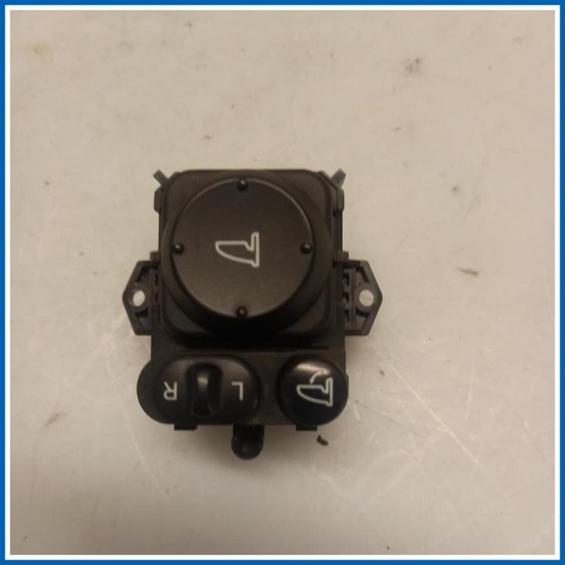 Interruttore regolazione specchio retrovisore est. ASS. INTERRUTTORI, COMAND 
 
 HONDA Civic VIII