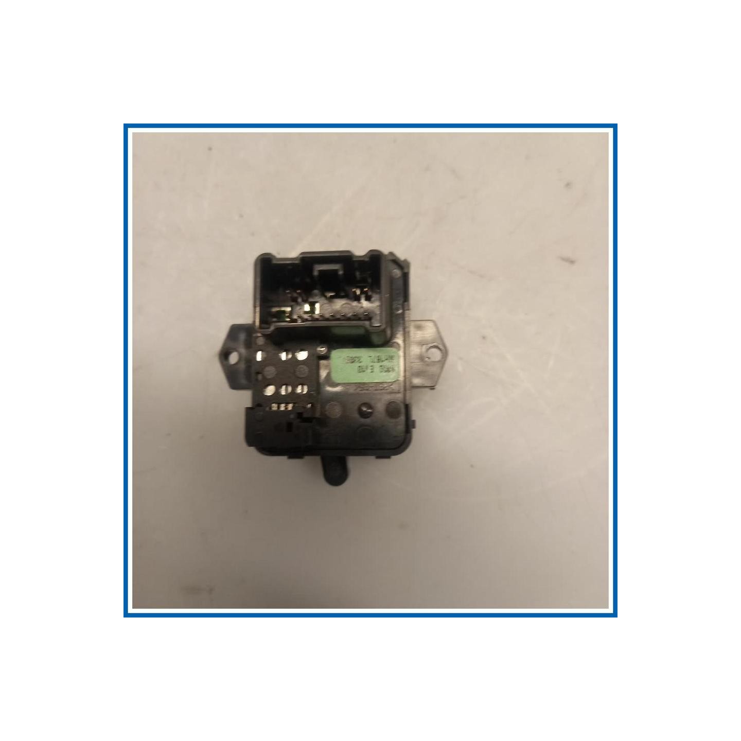 Interruttore regolazione specchio retrovisore est. ASS. INTERRUTTORI, COMAND 
 
 HONDA Civic VIII