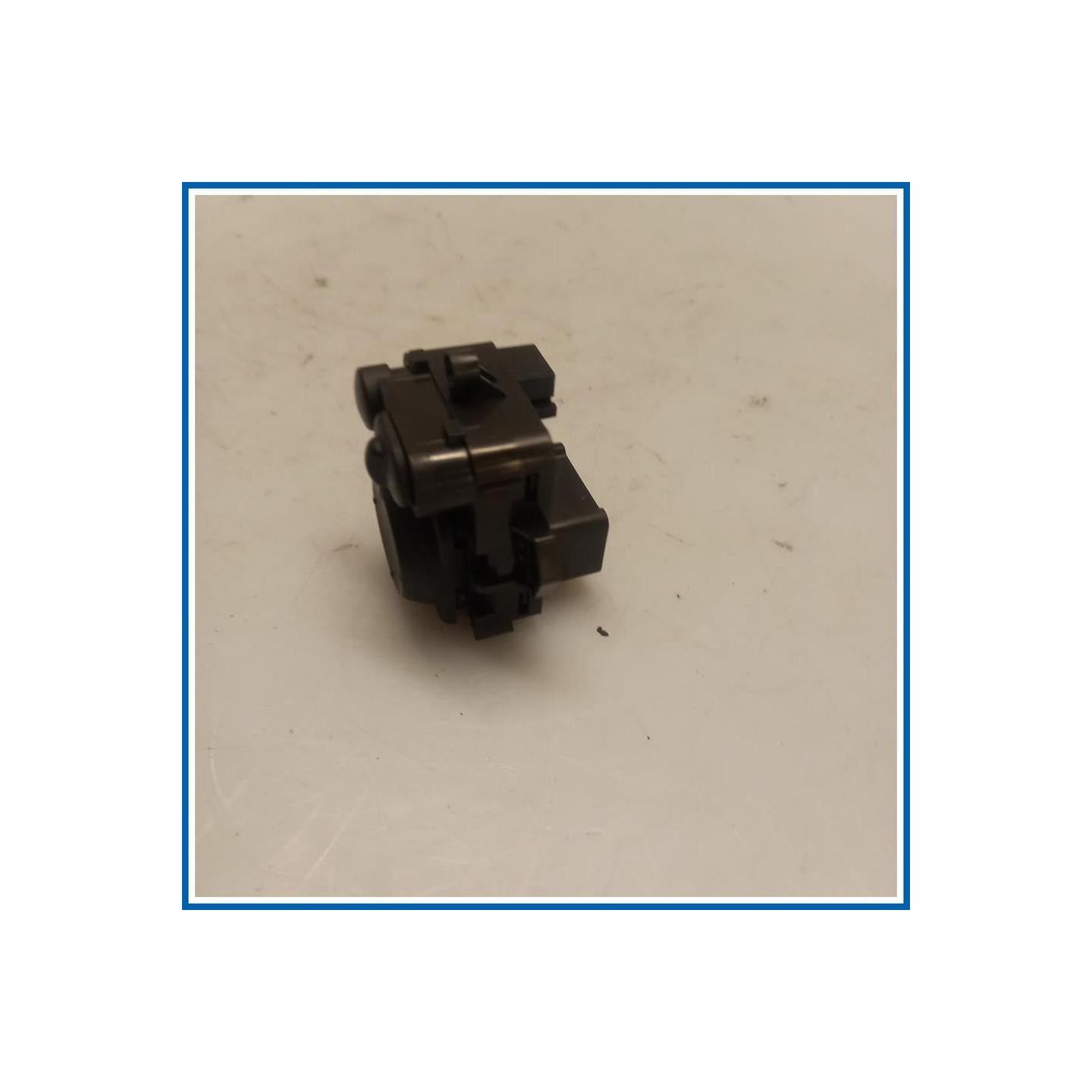 Interruttore regolazione specchio retrovisore est. ASS. INTERRUTTORI, COMAND 
 
 HONDA Civic VIII