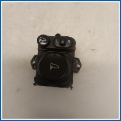 Interruttore regolazione specchio retrovisore est. ASS. INTERRUTTORI, COMAND 
 
 HONDA Civic VIII