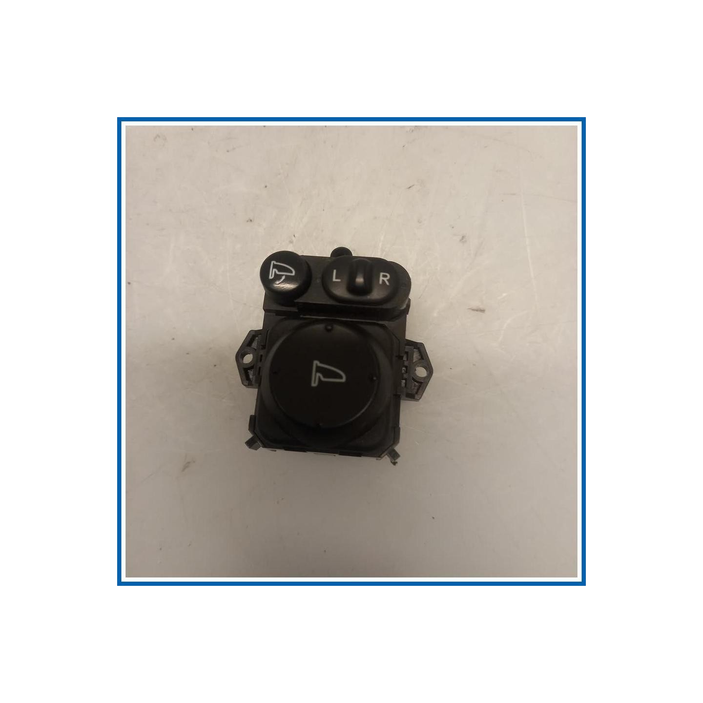 Interruttore regolazione specchio retrovisore est. ASS. INTERRUTTORI, COMAND 
 
 HONDA Civic VIII