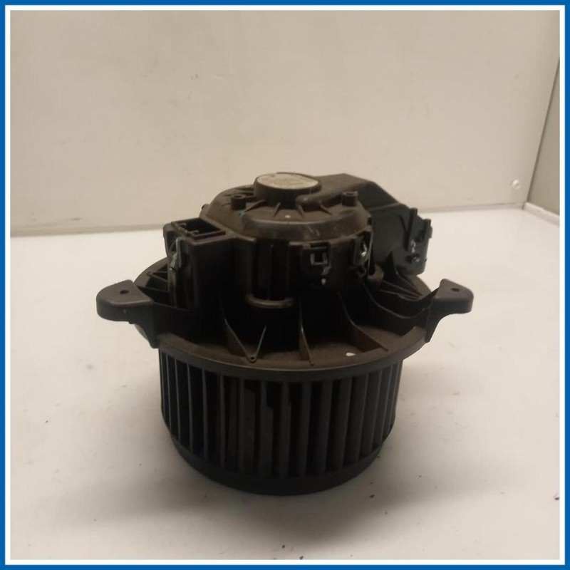 Motorino ventilazione abitacolo Fan And Motor Assy 
 
 FORD Ecosport
