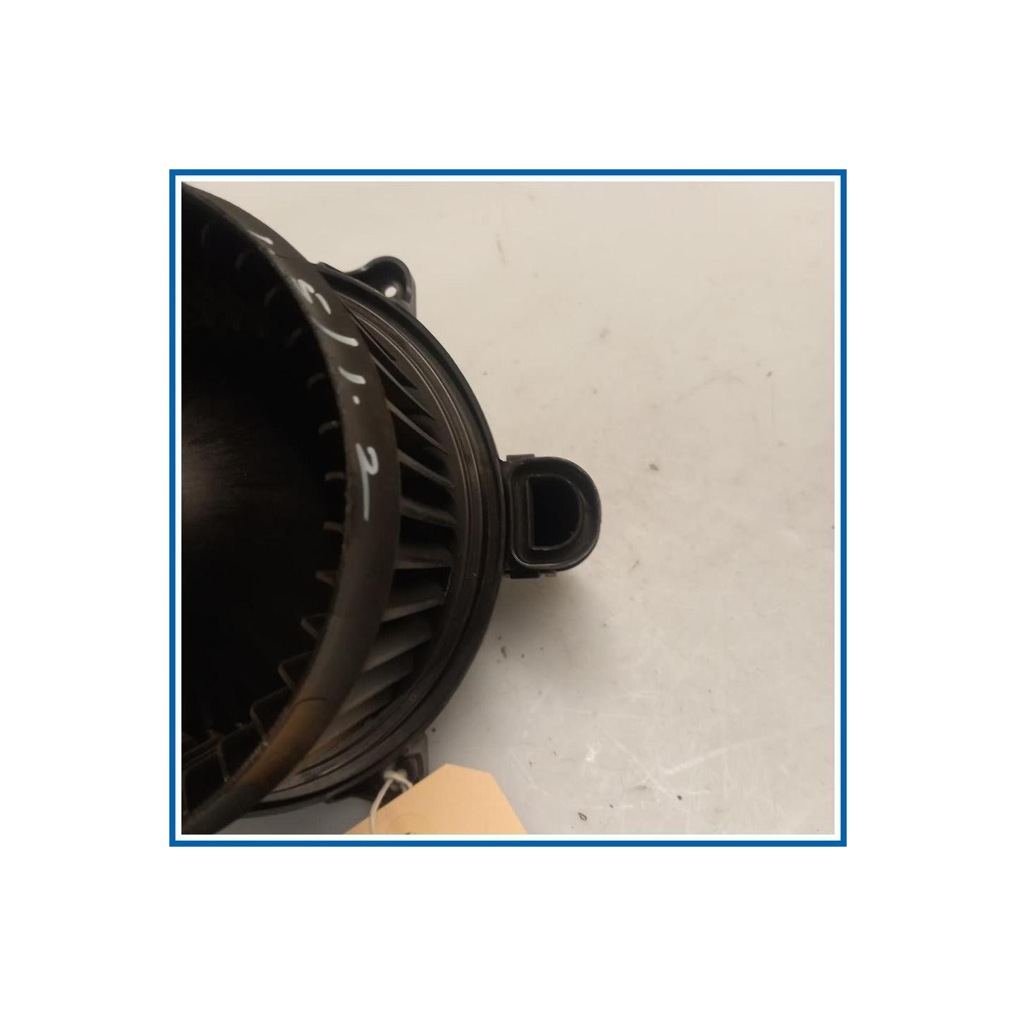 Motorino ventilazione abitacolo Fan And Motor Assy 
 
 FORD Ecosport