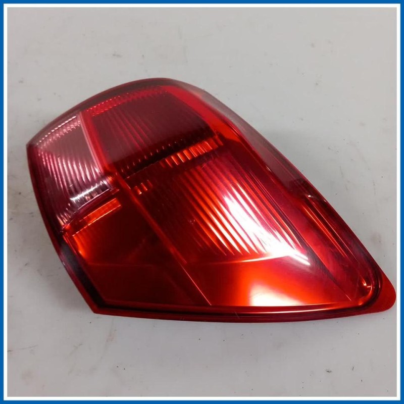 Fanale est. FARO POST DX 
dx. 
post. NISSAN Qashqai I