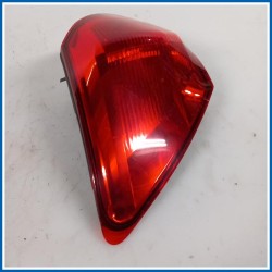 Fanale est. FARO POST SX 
sx. 
post. NISSAN Qashqai I