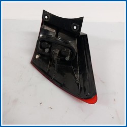 Fanale est. FARO POST SX 
sx. 
post. NISSAN Qashqai I