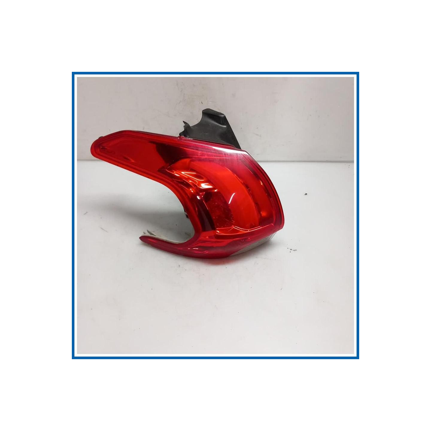 Fanale est. FANALE POSTERIO 
sx. 
post. PEUGEOT 2008 I
