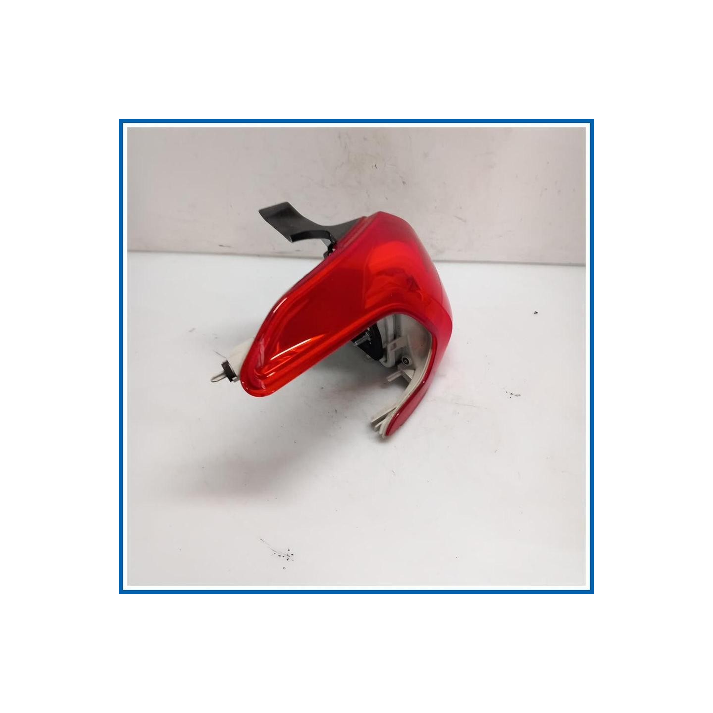 Fanale est. FANALE POSTERIO 
sx. 
post. PEUGEOT 2008 I