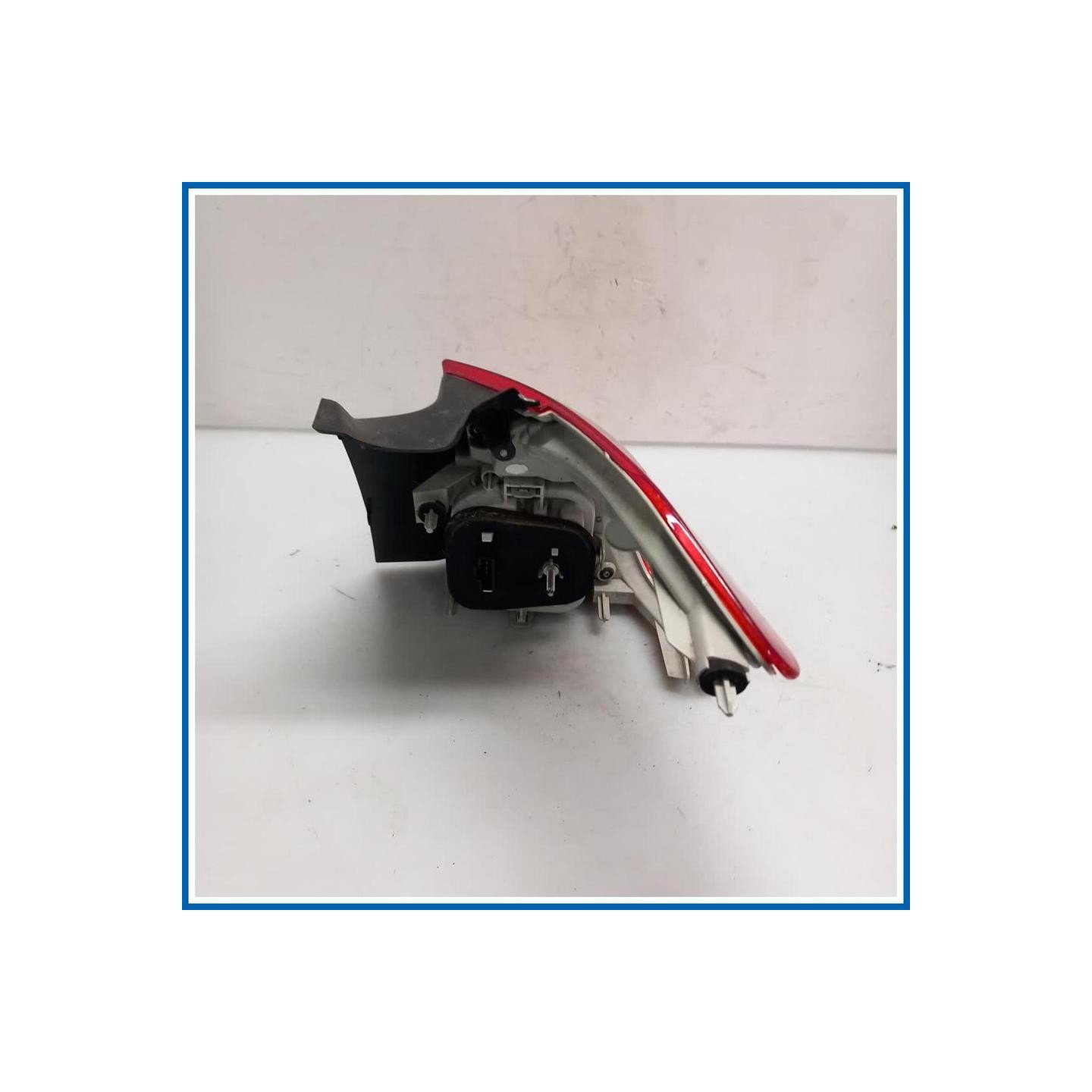 Fanale est. FANALE POSTERIO 
sx. 
post. PEUGEOT 2008 I