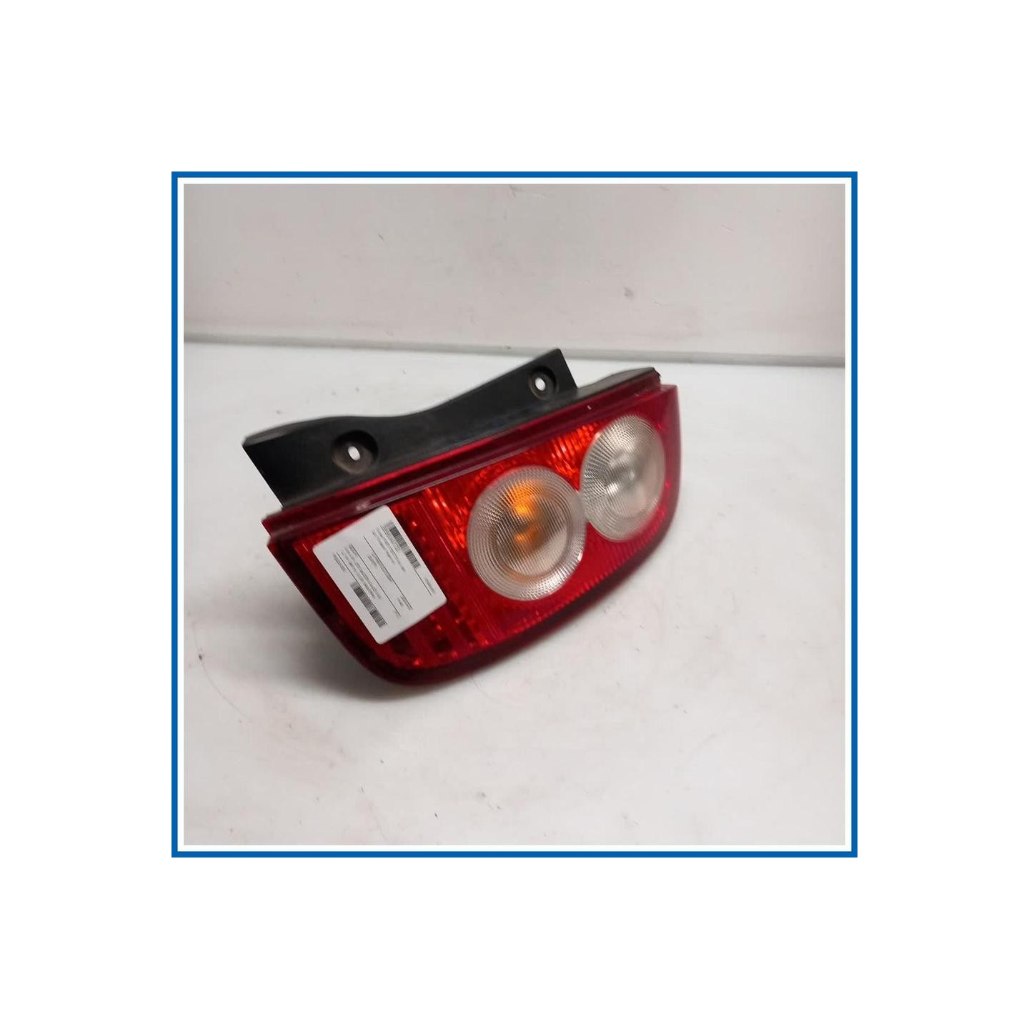 Fanale FARO POST DX 
dx. 
post. NISSAN Micra III