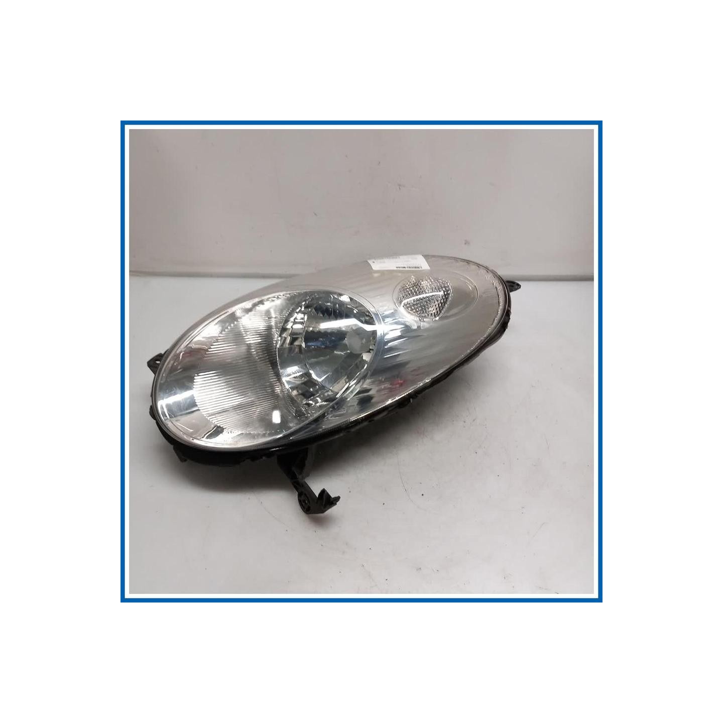 Proiettore FARO ANT SX 
sx. 
ant. NISSAN Micra III