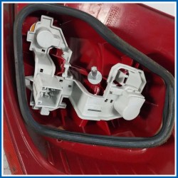 Fanale LAMP ASSY 
sx. 
post. FORD Fiesta VI