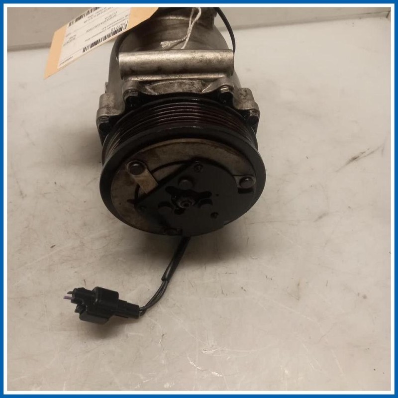 Compressore a/c Compressor assy 
 
 FORD Fiesta VI