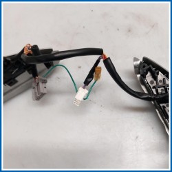 Pulsante comando multifunzione SWITCH ASSY-STE 
sx. 
 NISSAN Note II