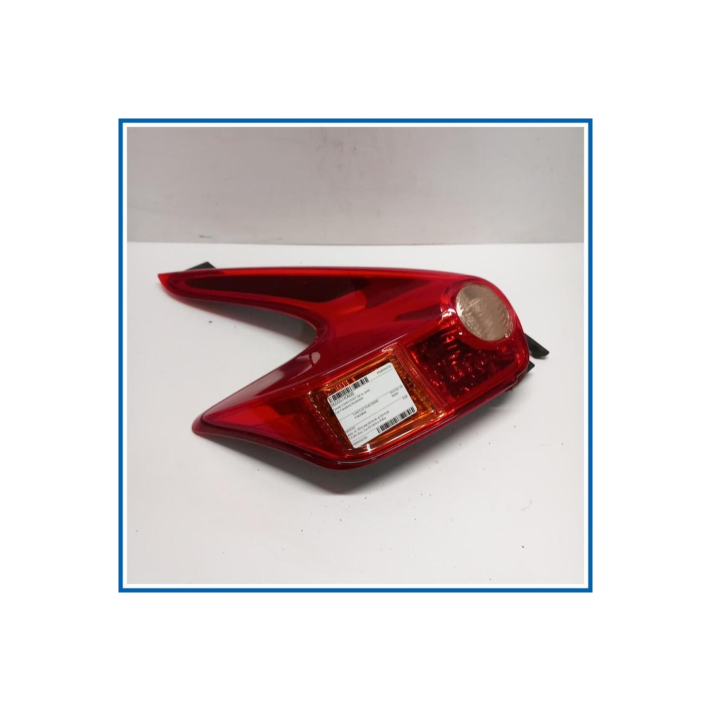 Fanale FARO POST SX 
sx. 
post. NISSAN Juke I