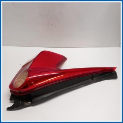 Fanale FARO POST SX 
sx. 
post. NISSAN Juke I