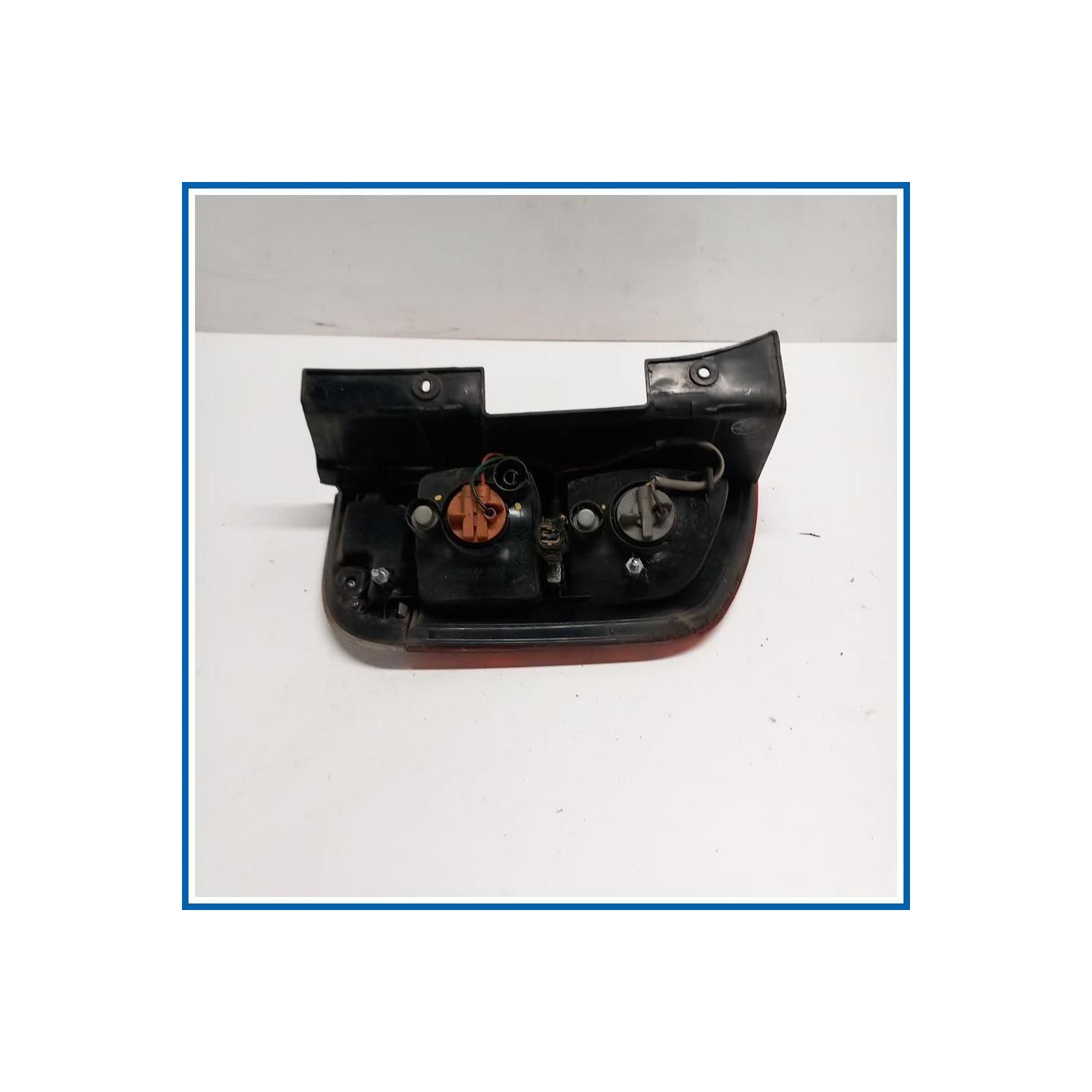 Fanale est. LAMP ASSY-RR COMBI QTR-RH 
dx. 
post. SSANGYONG Kyron