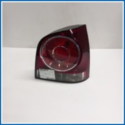 Fanale GRUPPO OTTICO POST. VOLKSWAGEN POLO 
dx. 
post. VOLKSWAGEN Polo V