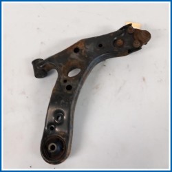 Braccio oscillante Braccio sospensione | sx. | ant. TOYOTA Auris II