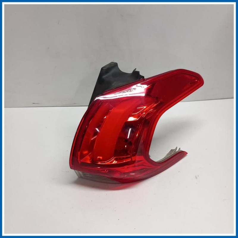Fanale est. FANALE POSTERIO | dx. | post. PEUGEOT 2008 I