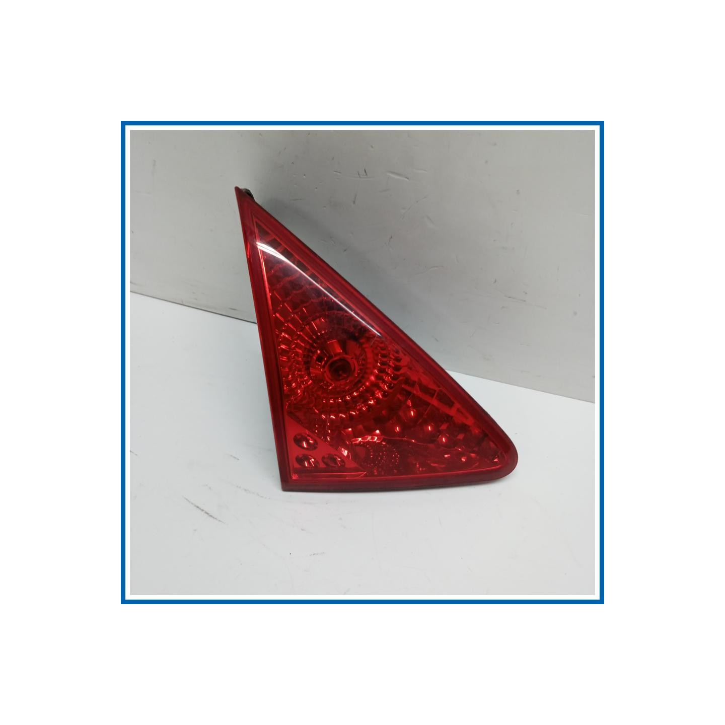 Fanale int. FANALE | sx. | post. PEUGEOT 3008 I