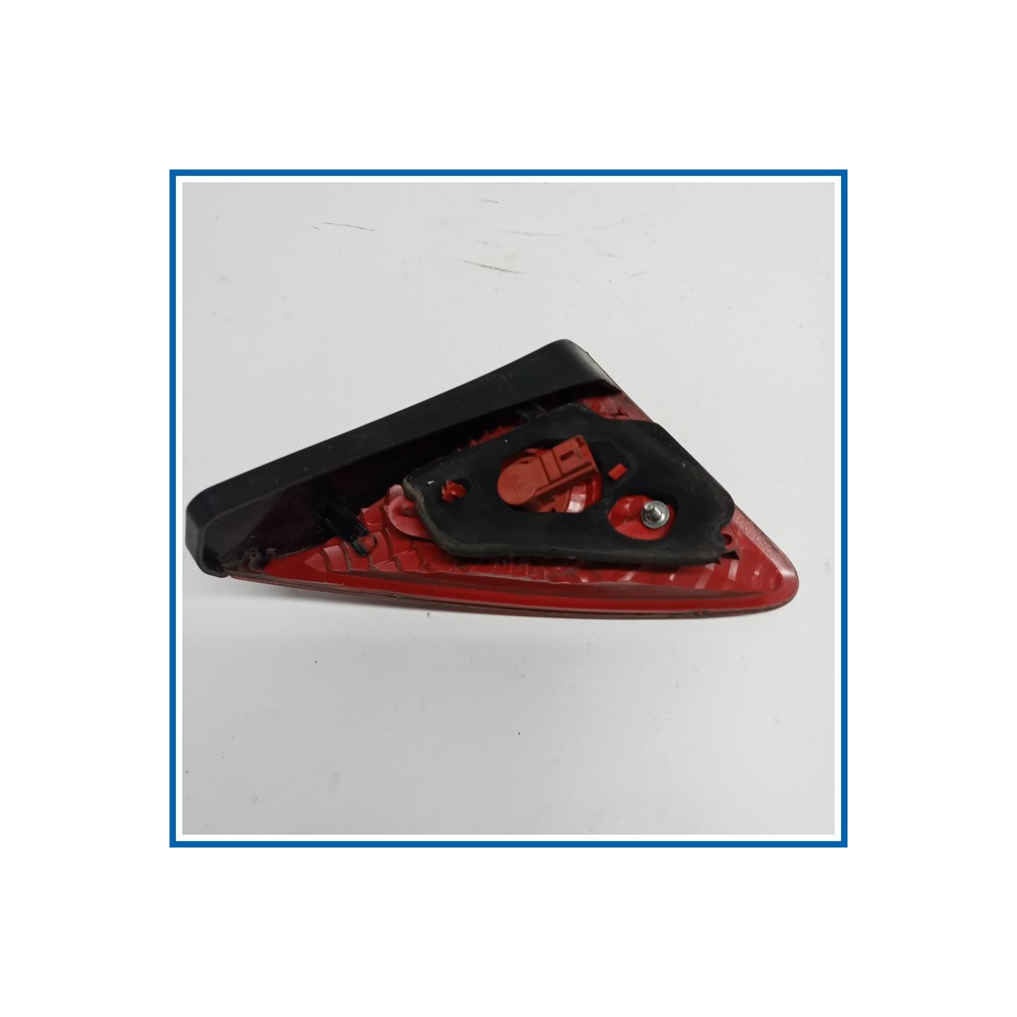 Fanale int. FANALE | sx. | post. PEUGEOT 3008 I